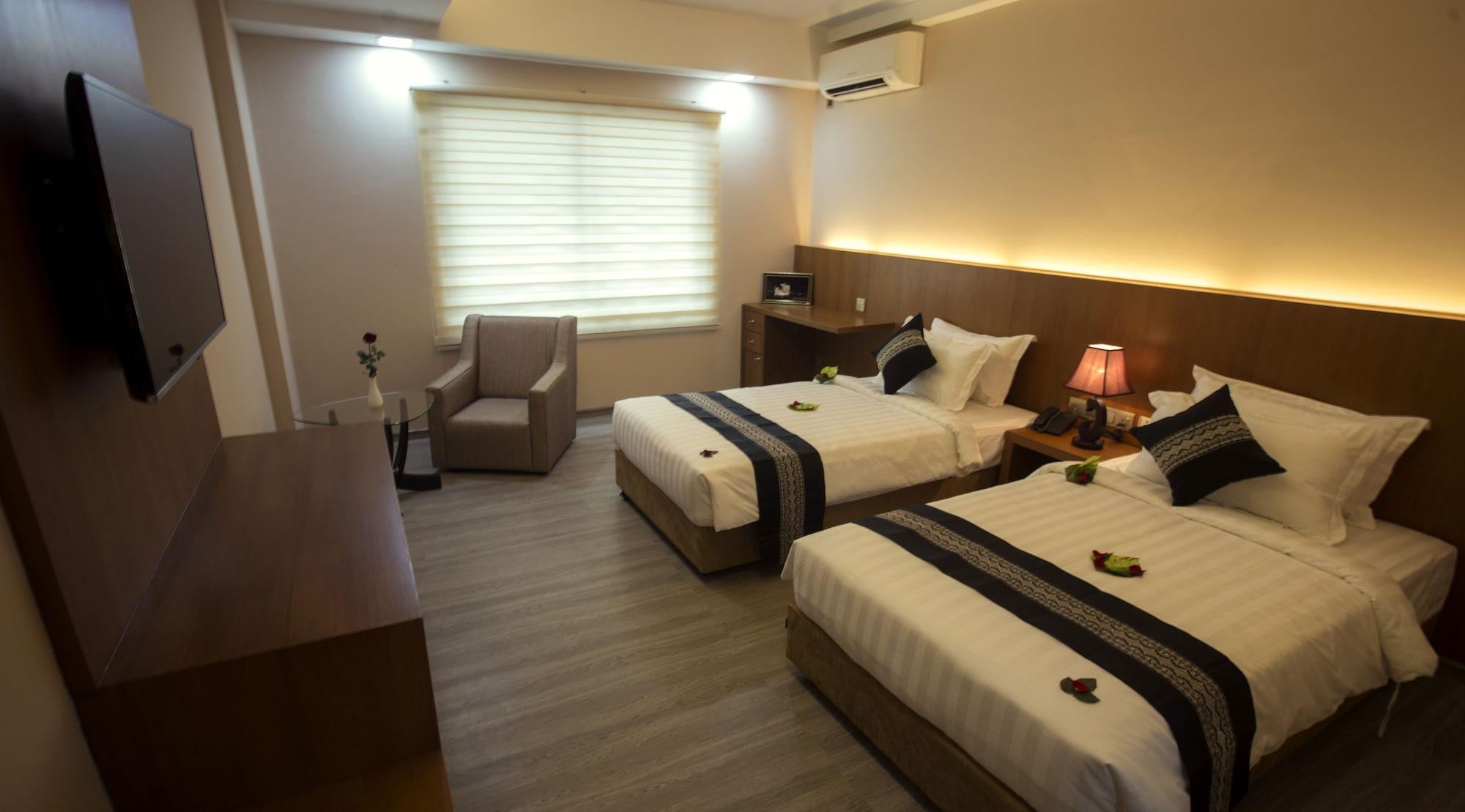 Elegant Hotel Pyi Thar Yar Yangon Esterno foto