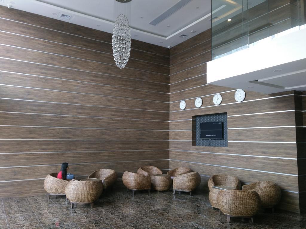 Elegant Hotel Pyi Thar Yar Yangon Esterno foto