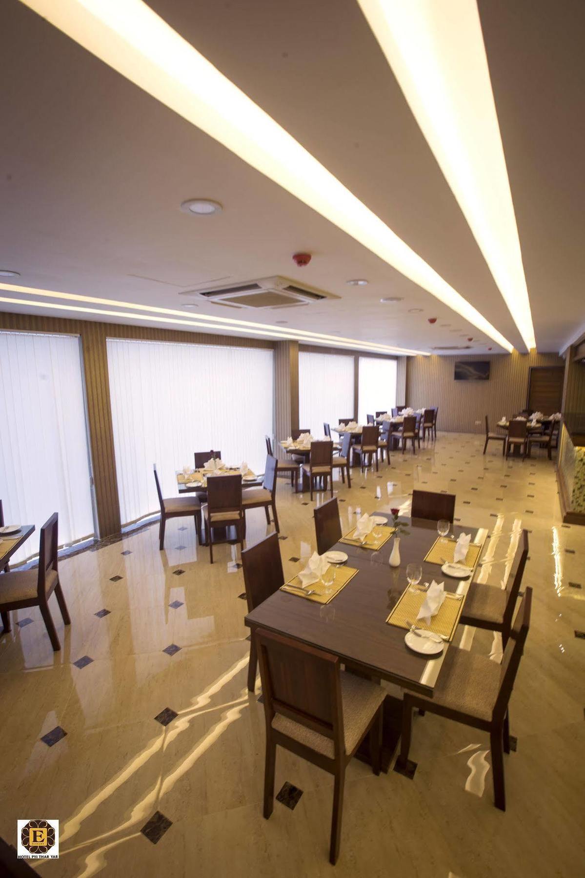 Elegant Hotel Pyi Thar Yar Yangon Esterno foto