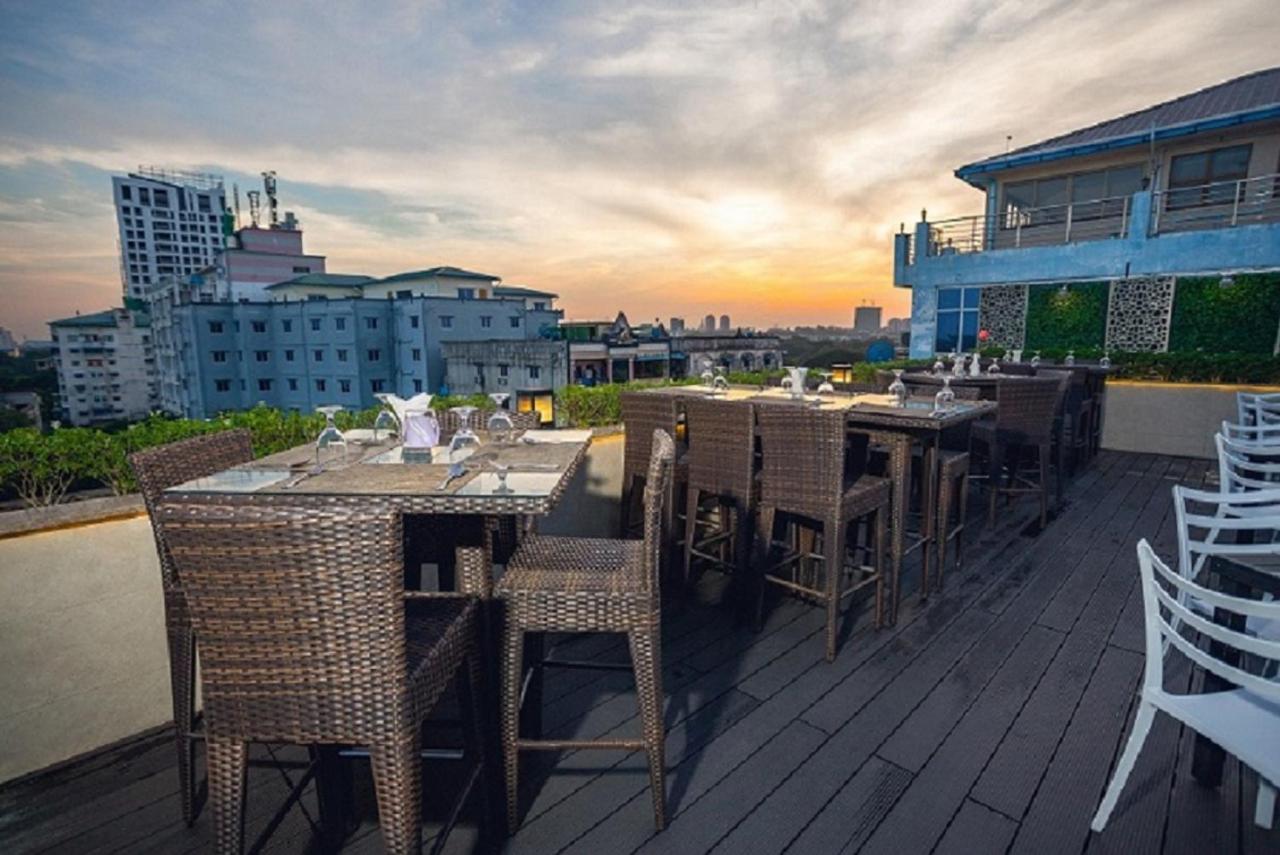 Elegant Hotel Pyi Thar Yar Yangon Esterno foto